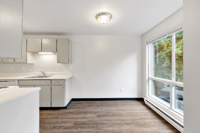 Photo - 12520 Roosevelt Way NE Unit 403