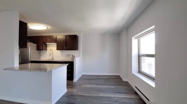 Photo - 61 W Chestnut St