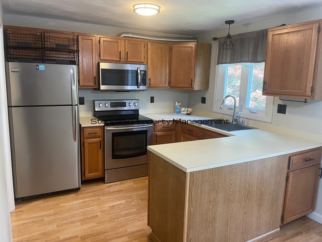 Fully Renovated Condo For Rent in Burrillv... - Fully Renovated Condo For Rent in Burrillv...