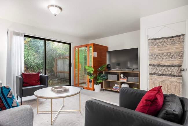 Photo - 5317 189th St SW Unidad ID1324824P