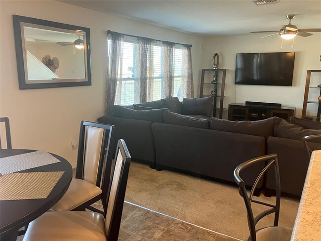 Photo - 4410 King's Canyon Dr