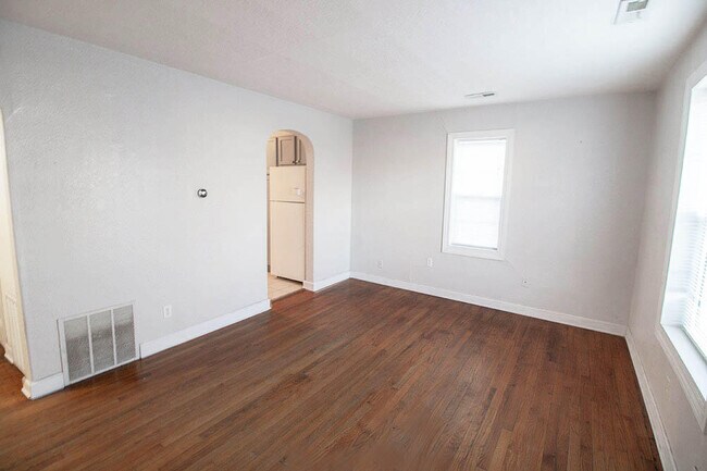 Photo - 306 W Worley St