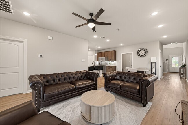 Photo - 1010 Gentle Nook Dr