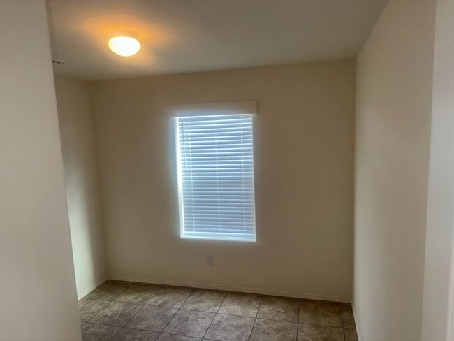 Photo - 1111 N Lamb Blvd