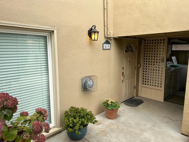 Building Photo - 419 Tyndall St Unit 2