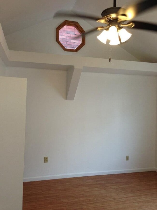 Photo - Luxurious 2 Bedroom on a dead end street o...