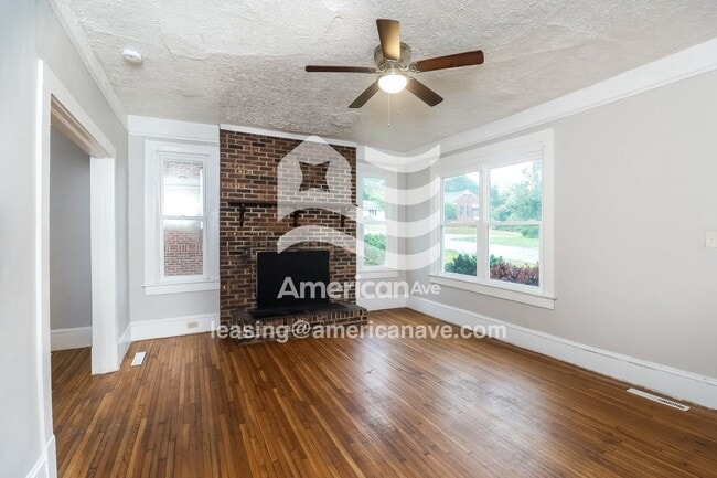 Photo - 808 3rd St SE