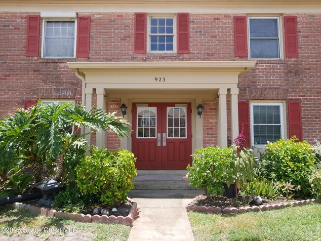Building Photo - 923 S Colonial Ct Unit D Rental