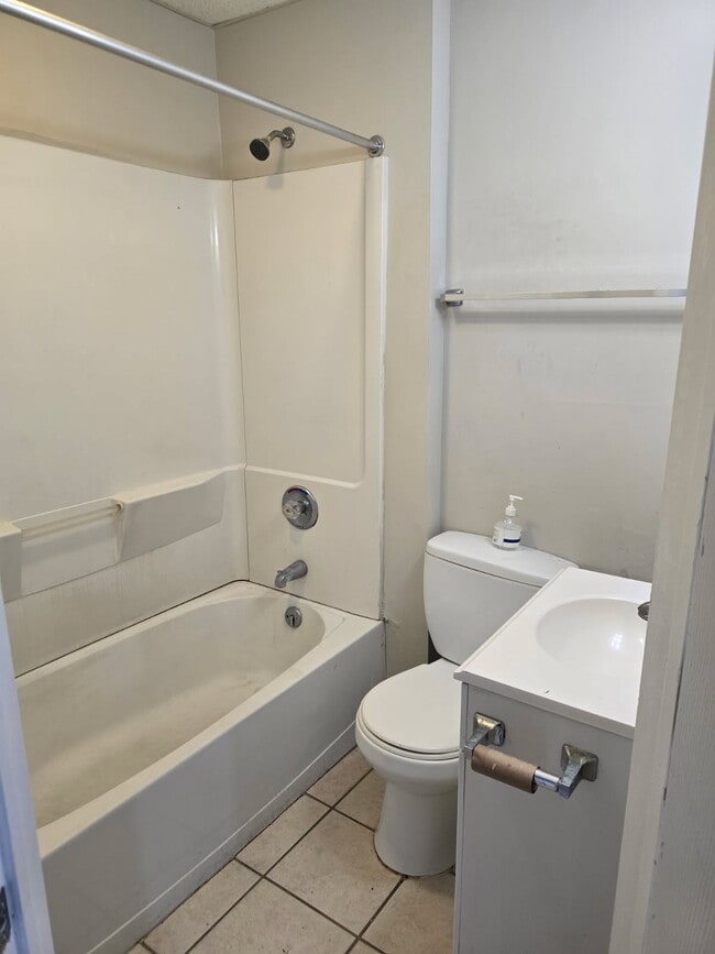 Photo - 403 Maple Ave