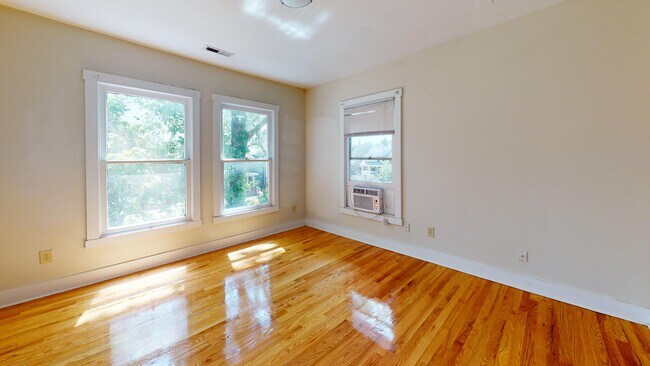 Photo - 242 E 18th Ave