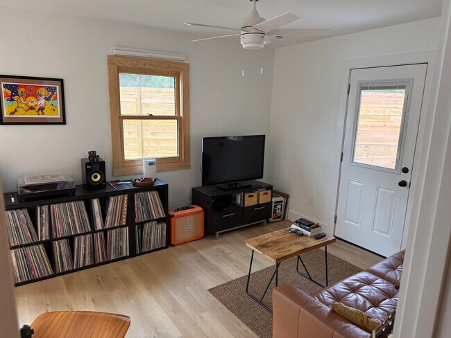 Photo - 381 Fortuna Ave Unidad 1 bedroom apartment