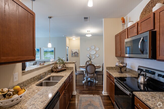2BR, 2BA - 1,047SF - Kitchen