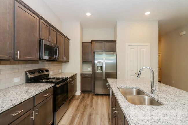 Photo - 2411 Cohorn Trl