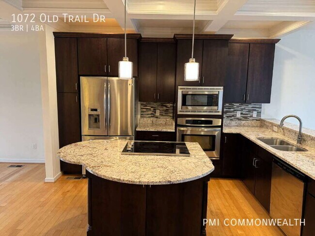 Photo - 1072 Old Trail Dr