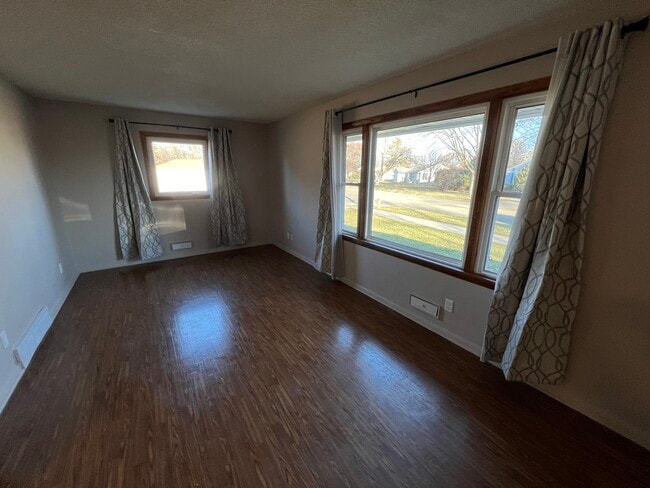 Photo - 1131 7th Ave SW
