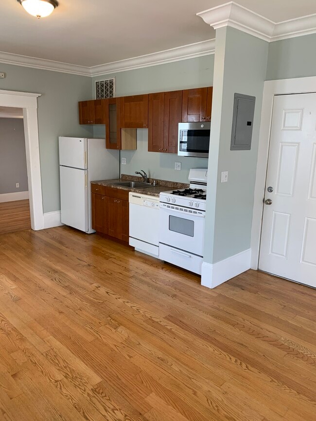 30 Mount Vernon St Unit 2