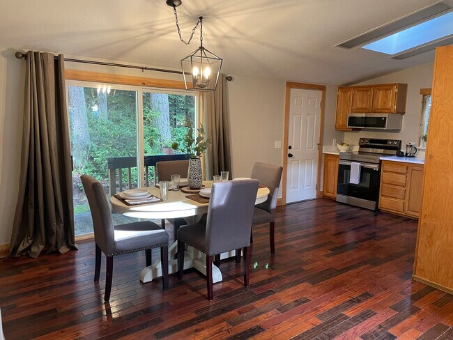Photo - 103 Sayward Ln
