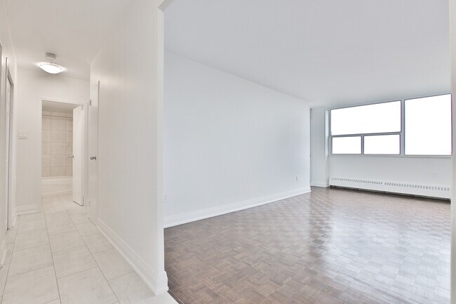 Building Photo - 185 Shaughnessy Blvd Unit 1703