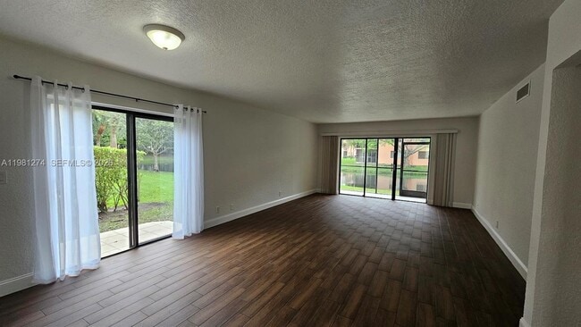 Photo - 305 Lakeview Dr Unit 101