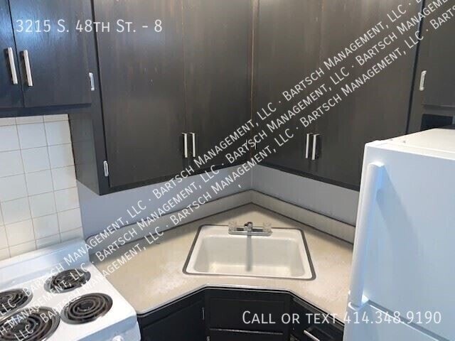 Photo - 3215 S 48th St Unit 8