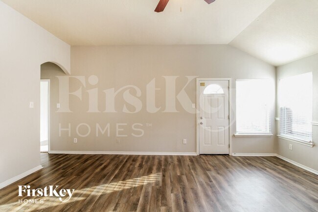 Photo - 21554 Kings Bend Dr