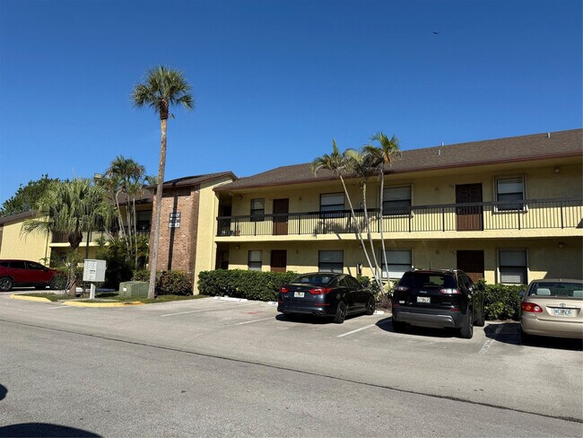 Photo - 10007 Winding Lake Rd Unit 204