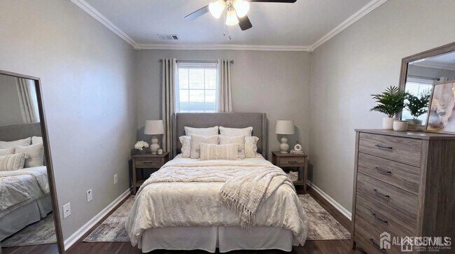 Photo - 336 Cozzens Ct