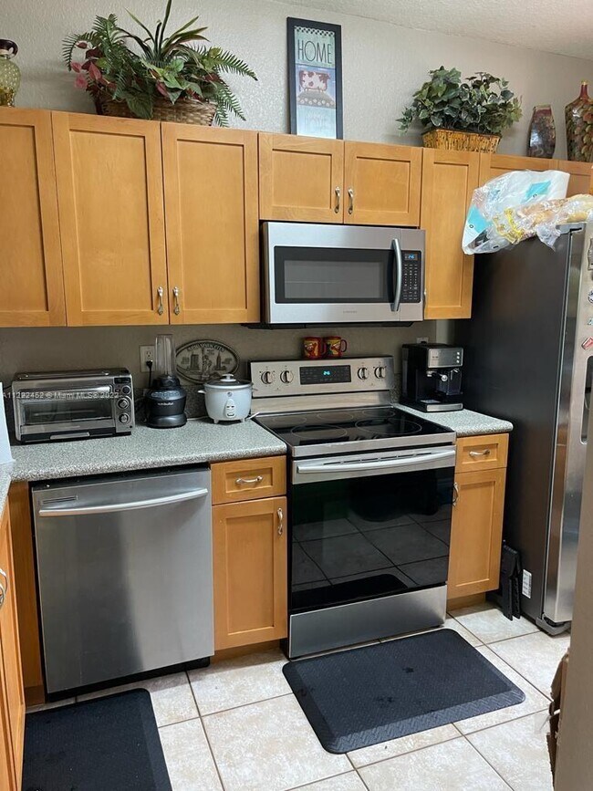 Photo - 4979 SW 140th Ter