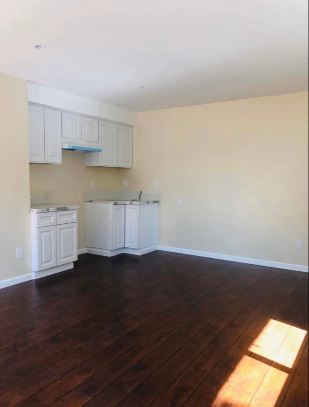 Photo - 14643 Chatsworth St