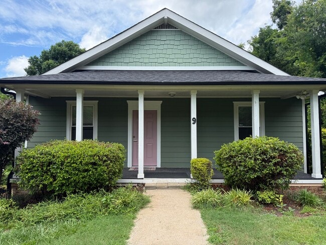 Building Photo - Charming Travelers Rest Cottage Near Swamp Rabbit Trail