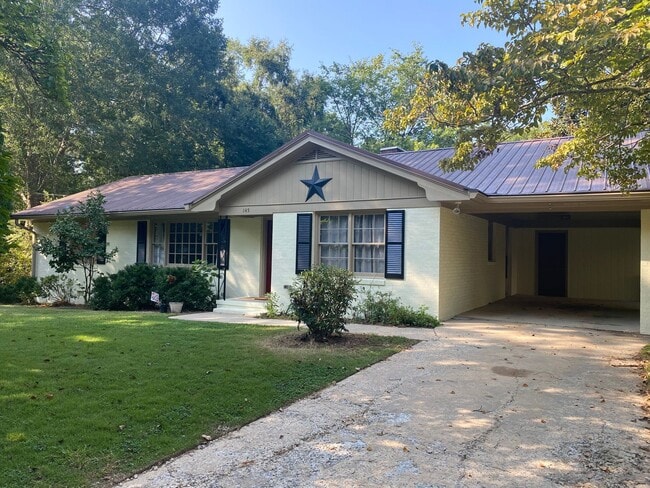 Photo - Gorgeous 3 bedroom home in Forest Heights