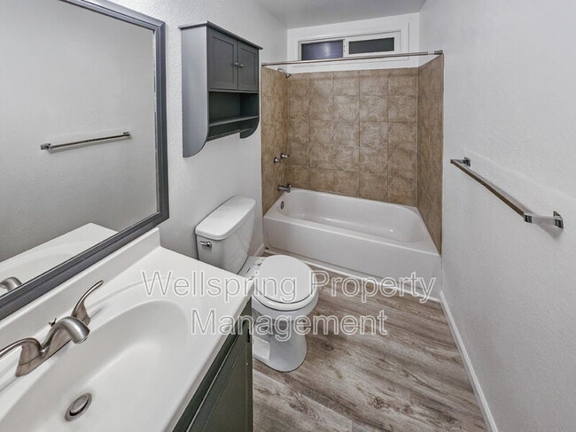 Photo - 117 S Silver Ridge St