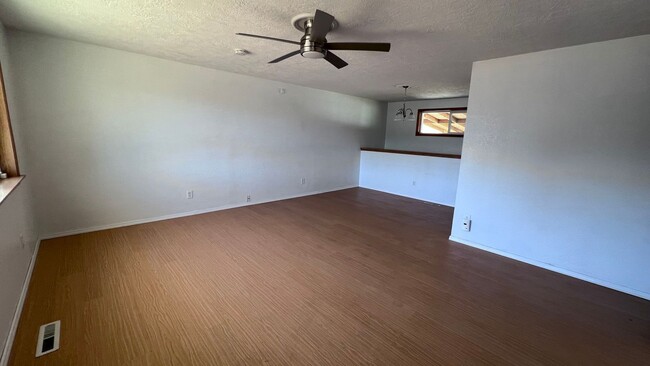 Photo - Beautiful 4 bedroom 2 bath home!