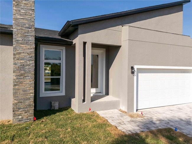15 Ramblewood St
