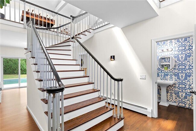 Photo - 1 Harbor View Dr