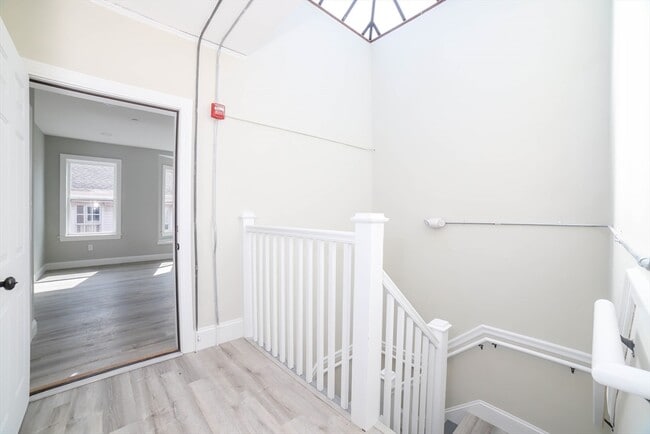 Photo - 582 Main St Unit 6