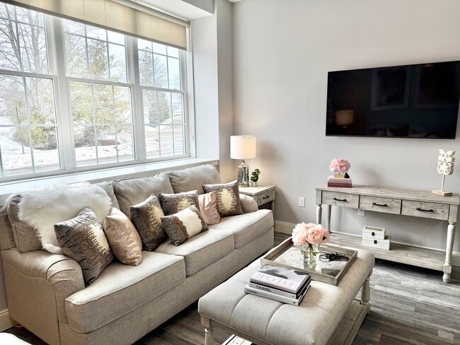 Photo - The Residence at 1555 Elm