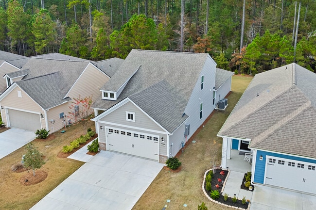 Photo - 686 Destiny Dr