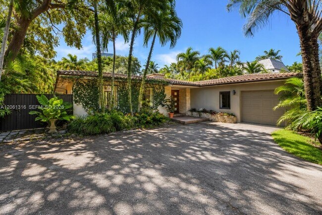 Photo - 560 Sabal Palm Rd