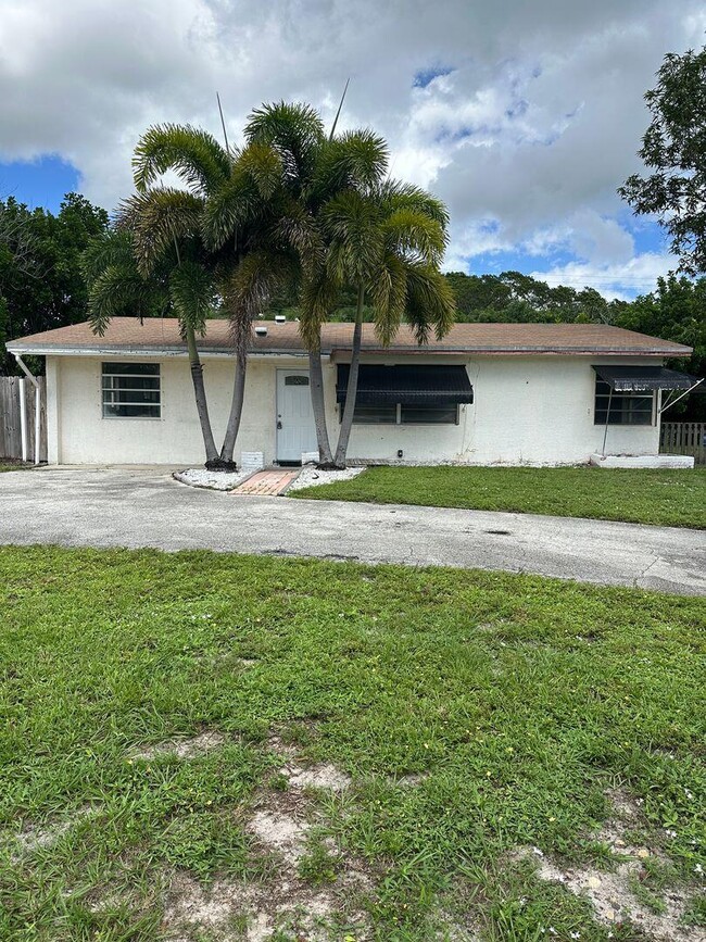 Photo - 2007 SW 12th Ct