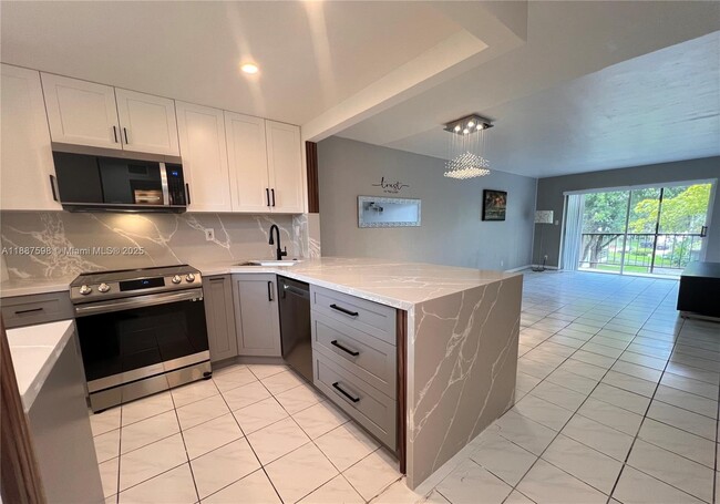 Building Photo - 1801 NW 75th Ave Unit 309