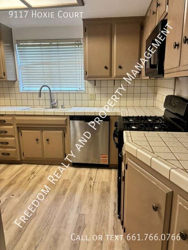 Photo - 9117 Hoxie Ct