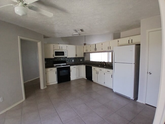 Photo - 2931 Auburn Dr