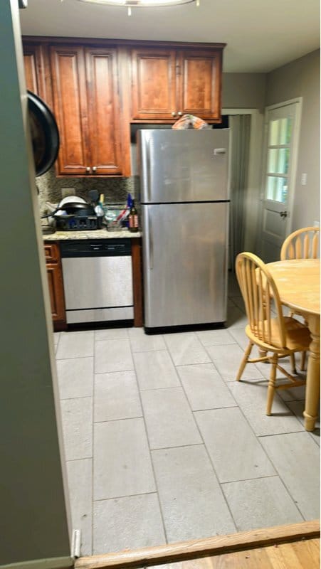 Photo - 4240 Sideburn Rd