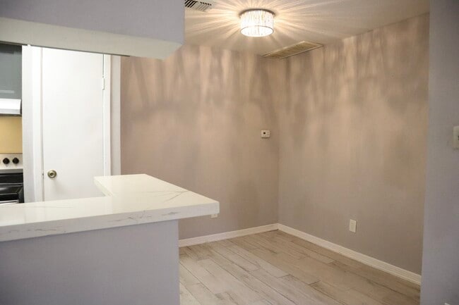 Building Photo - 10912 Gulf Fwy Unit 25 Rental
