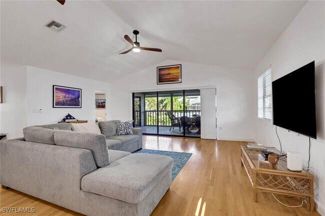 Photo - 1282 Belaire Ct