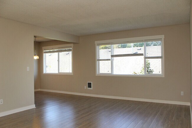 Photo - 2725-2743 SE Taylor St Unidad 2727