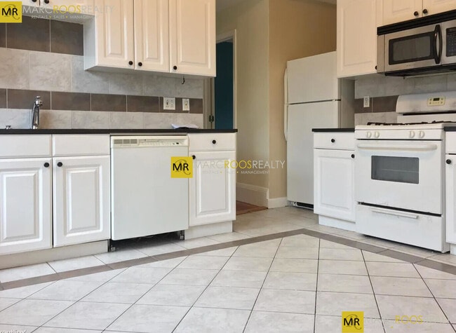 Photo - 4 Litchfield St