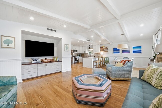 Photo - 1440 Beach Ave