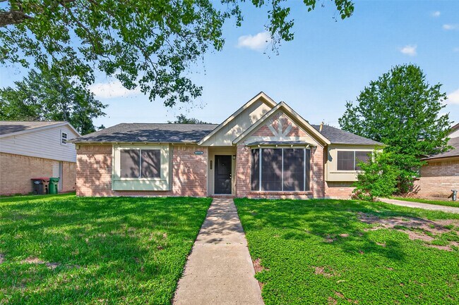 Building Photo - 22206 Red River Dr